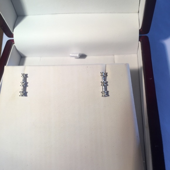 Diamonds 10k Solid Gold Linear Earrings - Picture 6 of 8